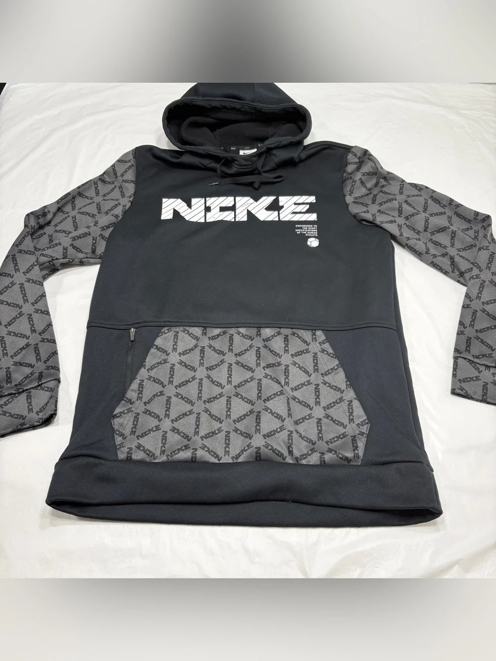 Nike Therma Fit Black Pullover Hoodie Sweatshirt Men’s Small
